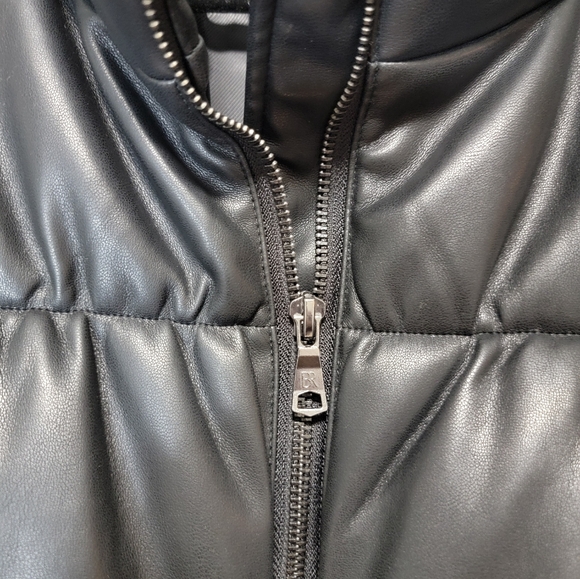 Banana Republic quilted faux leather puffer jacket Grunge - Picture 3 of 10